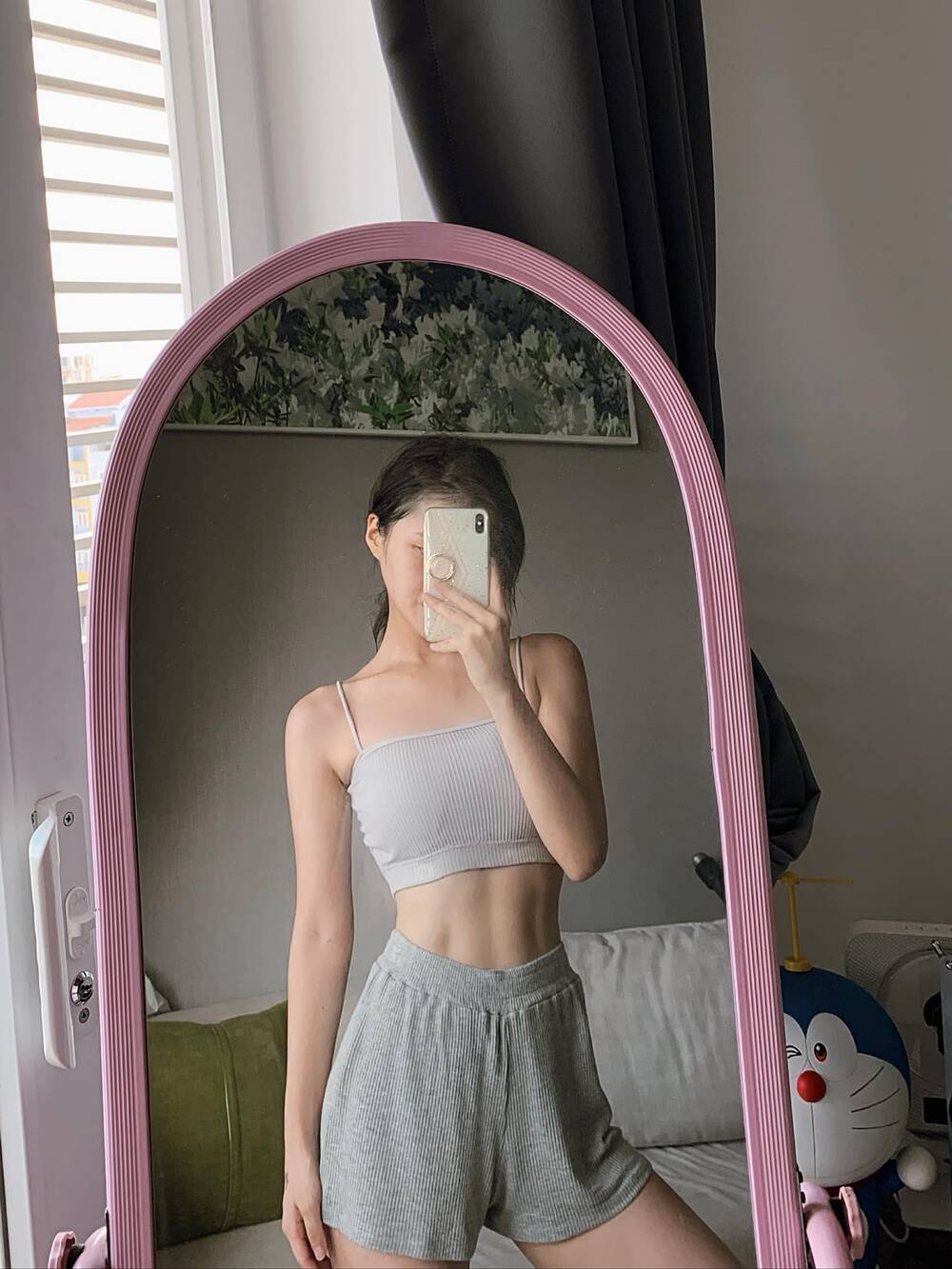 ảnh gái eo thon thể thao