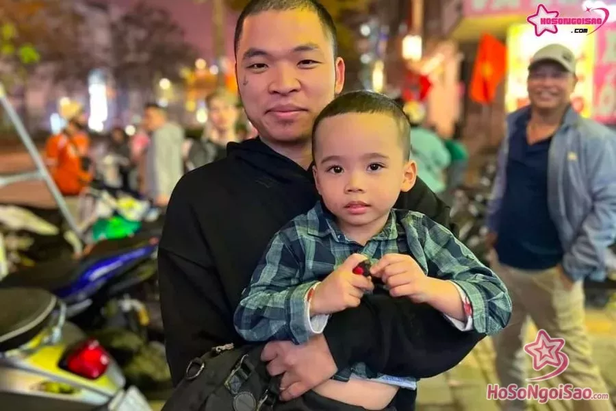 Tiểu sử Khánh Sky