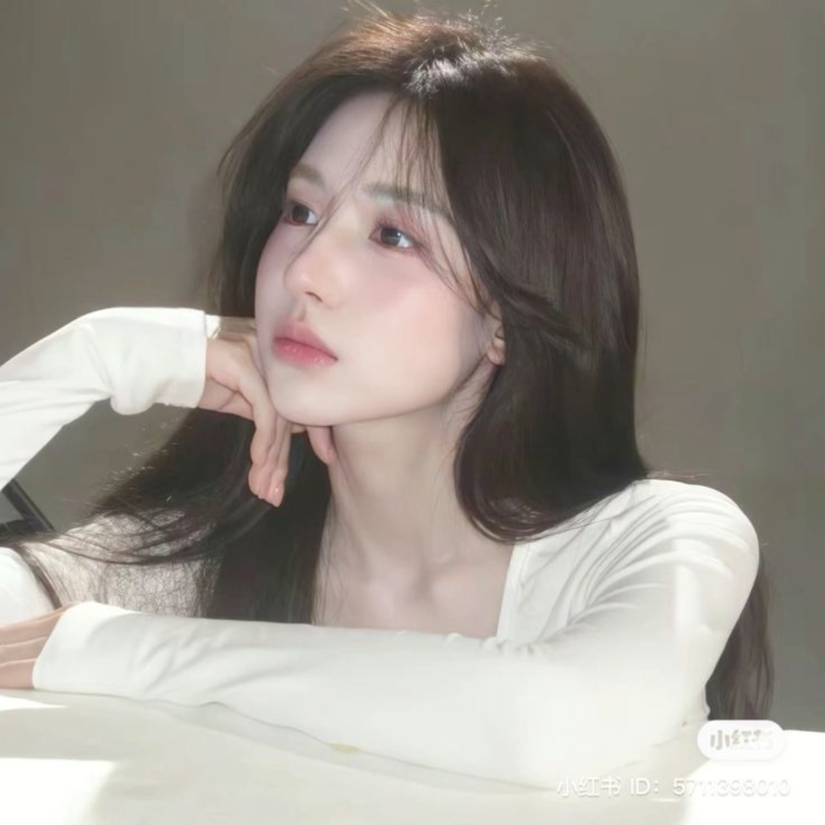 Gái Trung xinh đẹp cổ điển