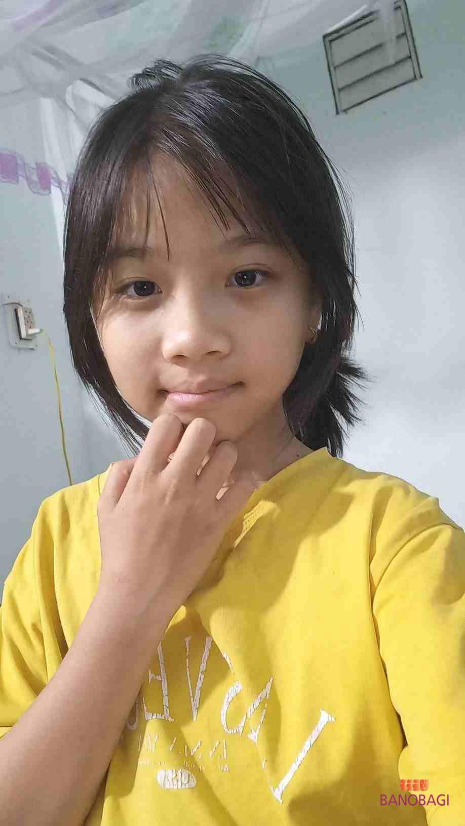 Cô gái xấu tạo dáng bá đạo