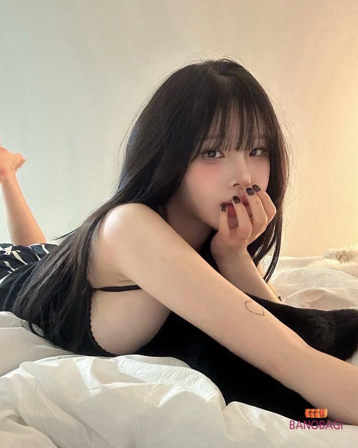 ảnh gái sexy hồ bơi