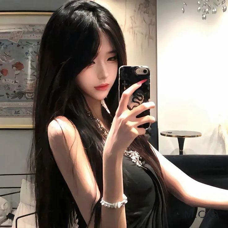 Gái xinh TikTok mặc áo thể thao năng động