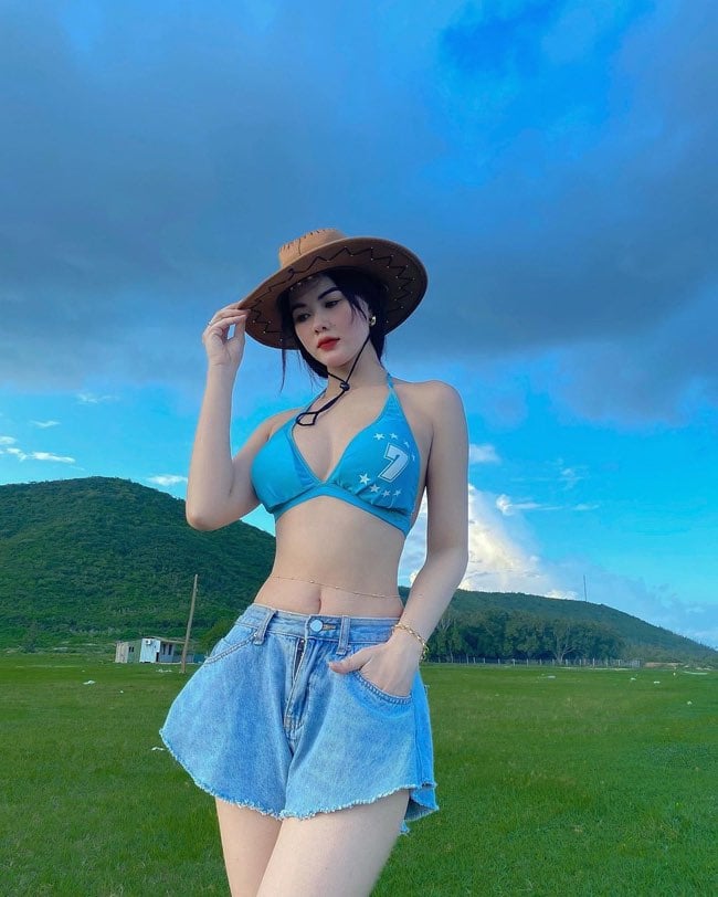 ảnh gái xinh street style