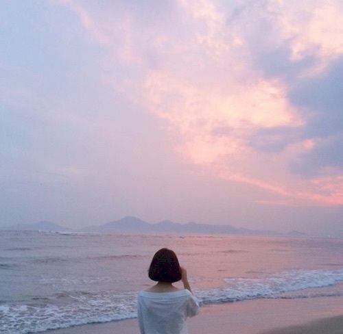 ảnh cô gái quay lưng tóc ngắn đẹp