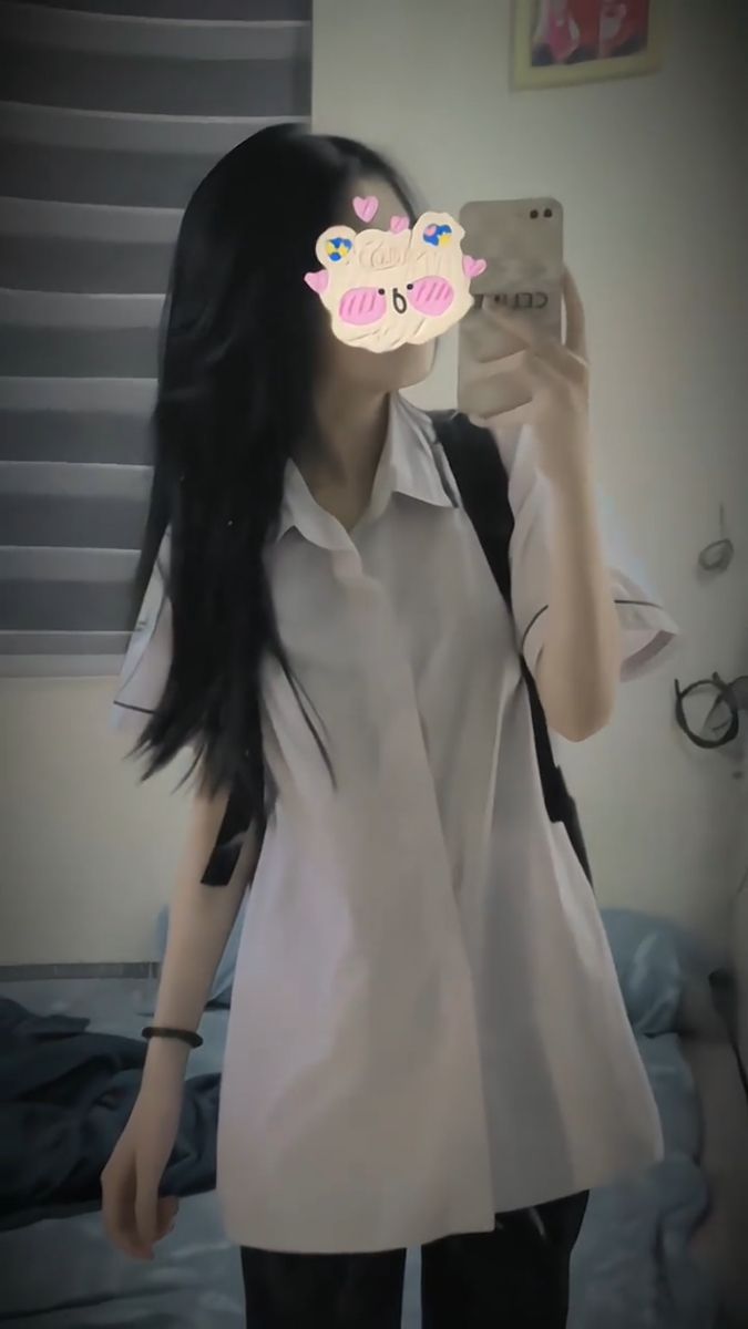 Ảnh gái xinh chụp trước gương