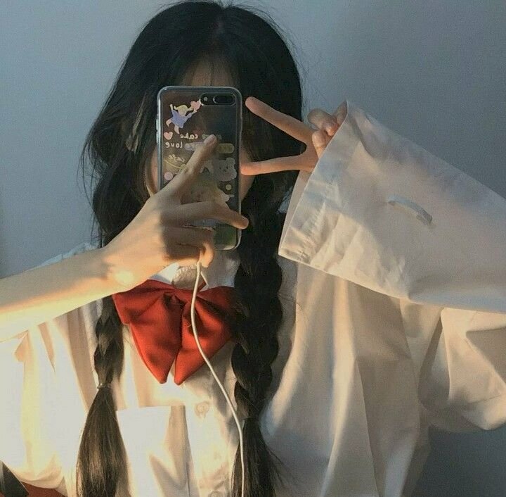 Ảnh gái che mặt dễ thương ngoài trời