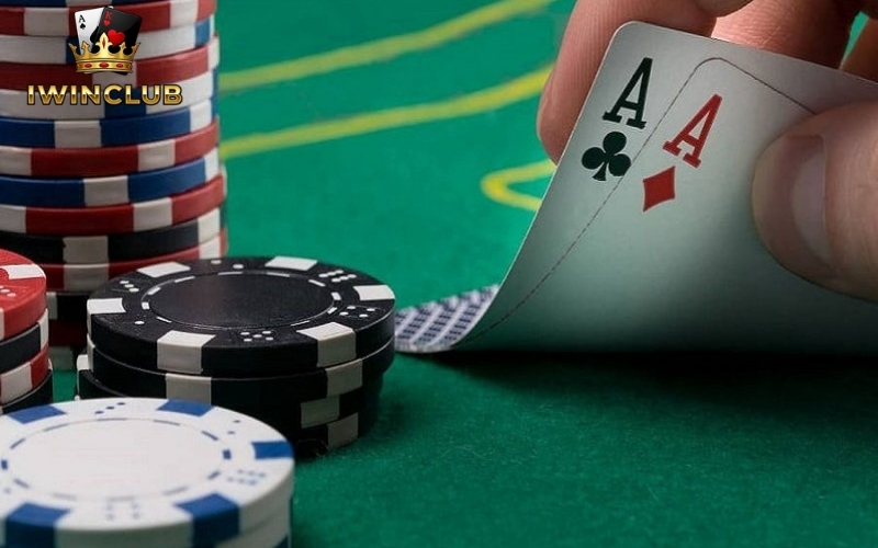 Phân tích vai trò lãnh đạo và chiến lược phát triển nền tảng trực tuyến