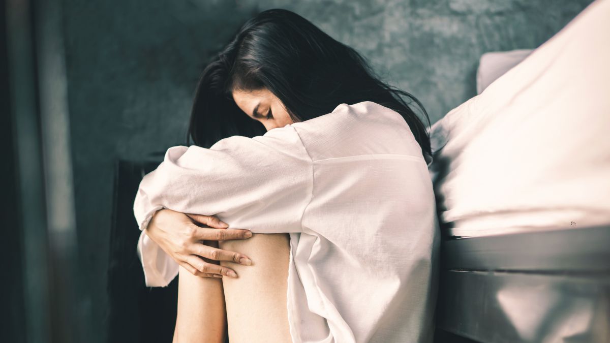 Ảnh buồn con gái dưới mưa