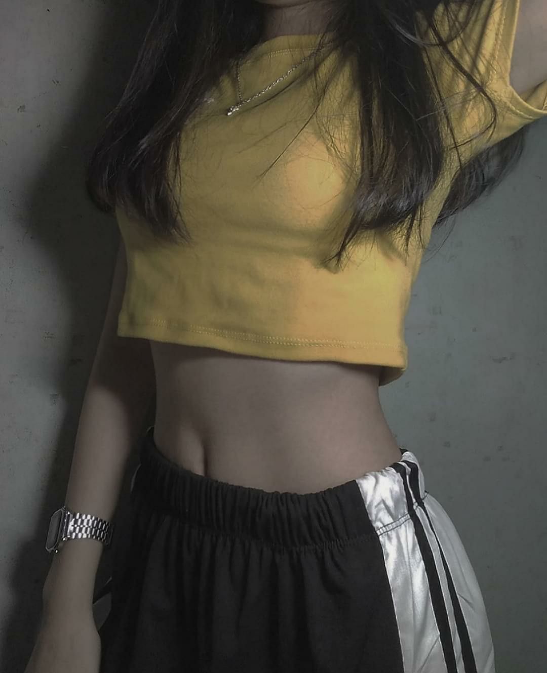 gái xinh eo thon tự nhiên