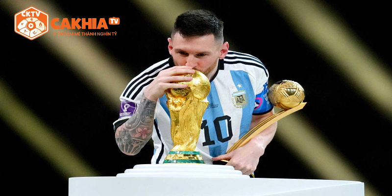 Những cầu thủ bóng đá huyền thoại được phân tích