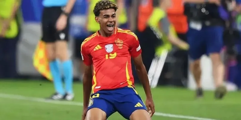 Cầu thủ Lamine Yamal