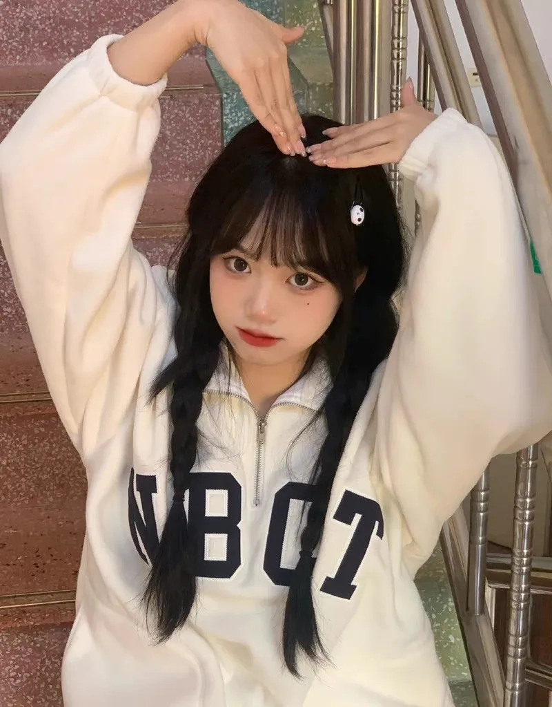 Gái dễ thương cười tươi