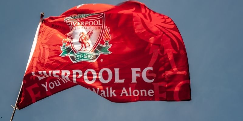 Hậu vệ biên đóng vai trò then chốt trong 42% pha kiểm soát bóng