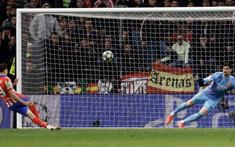 Cách đội bóng sử dụng tình huống cố định để kết liễu đối phương.