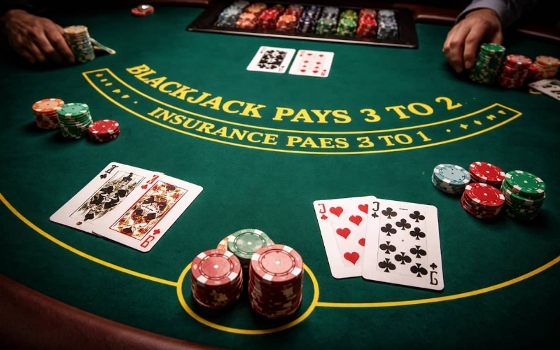 Phân biệt Blackjack quốc tế và Xì Dách truyền thống Việt Nam.