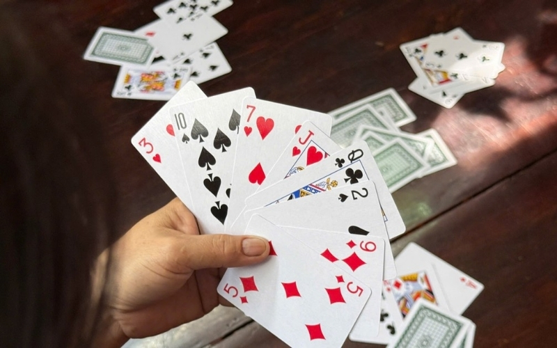 Phân tích tầm quan trọng của sự tập trung trong các trò chơi bài