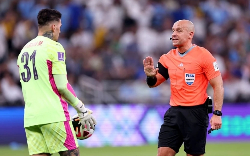 Thay đổi trong quy định về lỗi chạm tay và phạt đền