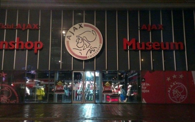 Ajax Amsterdam - Biểu tượng của bóng đá tấn công hiện đại