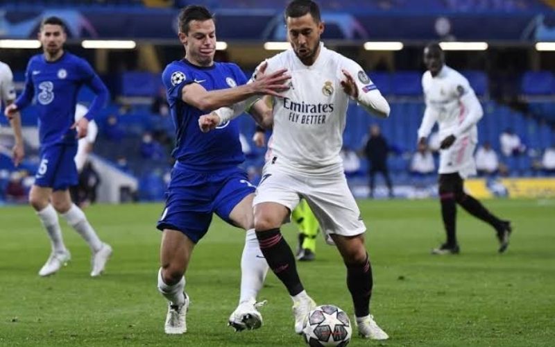 Chiến thuật phối hợp để tạo cơ hội từ Blind-side