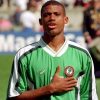 Sunday Oliseh: Huyền Thoại Tiền Vệ Phòng Ngự Và Di Sản Bóng Đá Nigeria