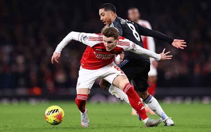 Khám phá sự linh hoạt và khả năng kiến thiết lối chơi của Martin Odegaard