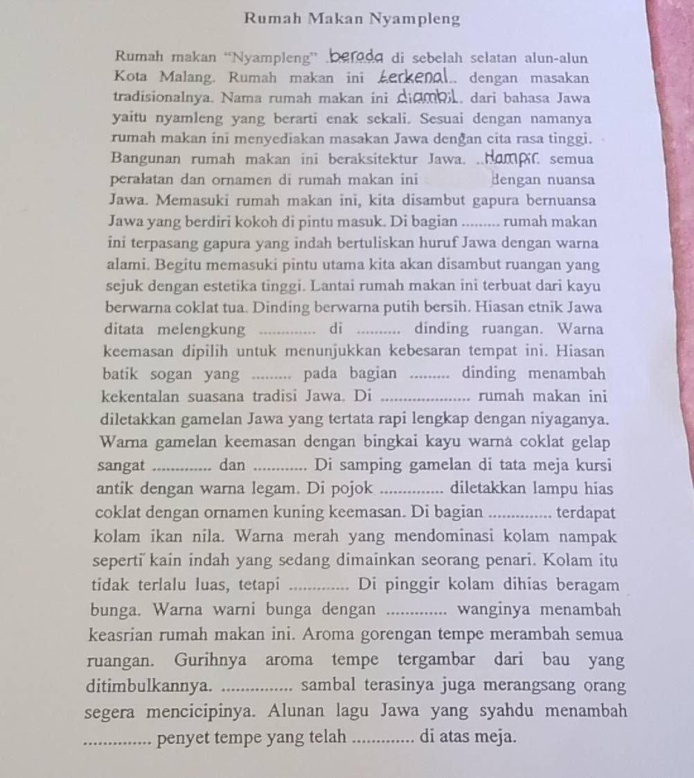 Teks deskripsi Rumah Makan Nyampleng tentang suasana rumah makan bernuansa Jawa